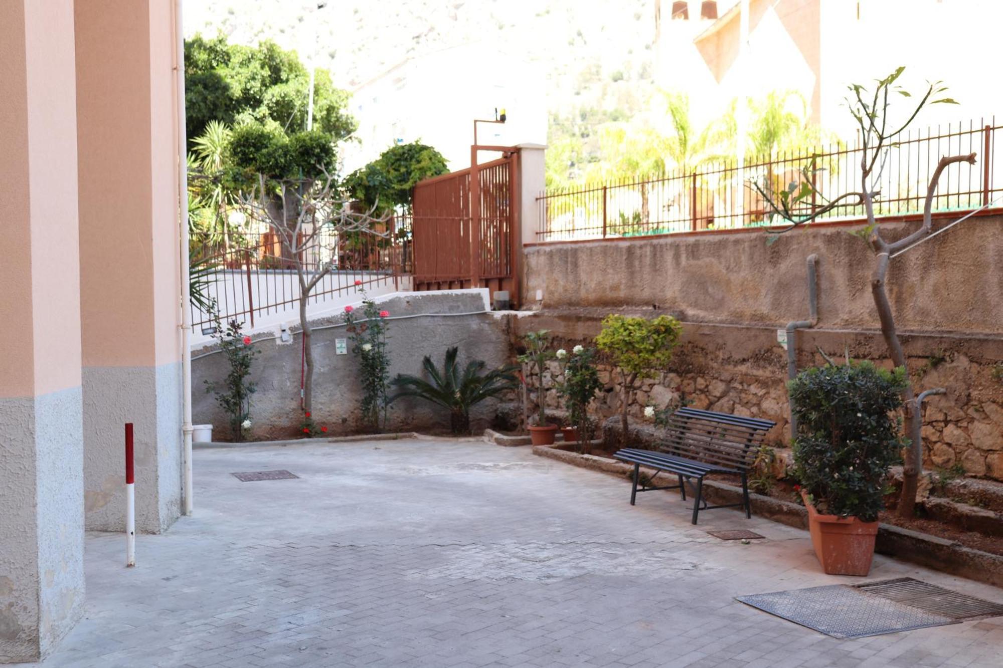 Rineddahouse Arenella - Vista Mare Panoramica A Palermo Con Parcheggio Privato 아파트 외부 사진