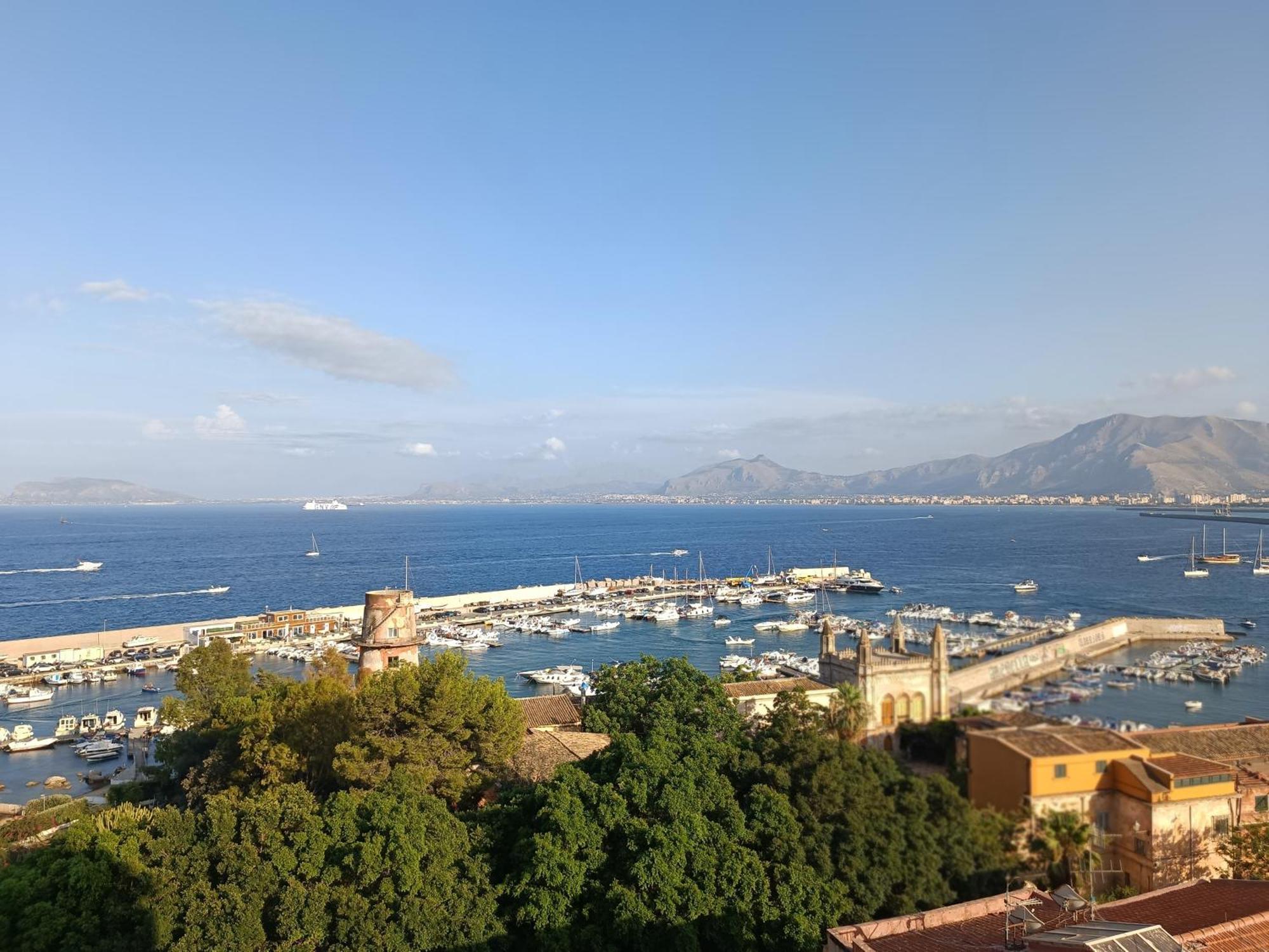 Rineddahouse Arenella - Vista Mare Panoramica A Palermo Con Parcheggio Privato 아파트 외부 사진
