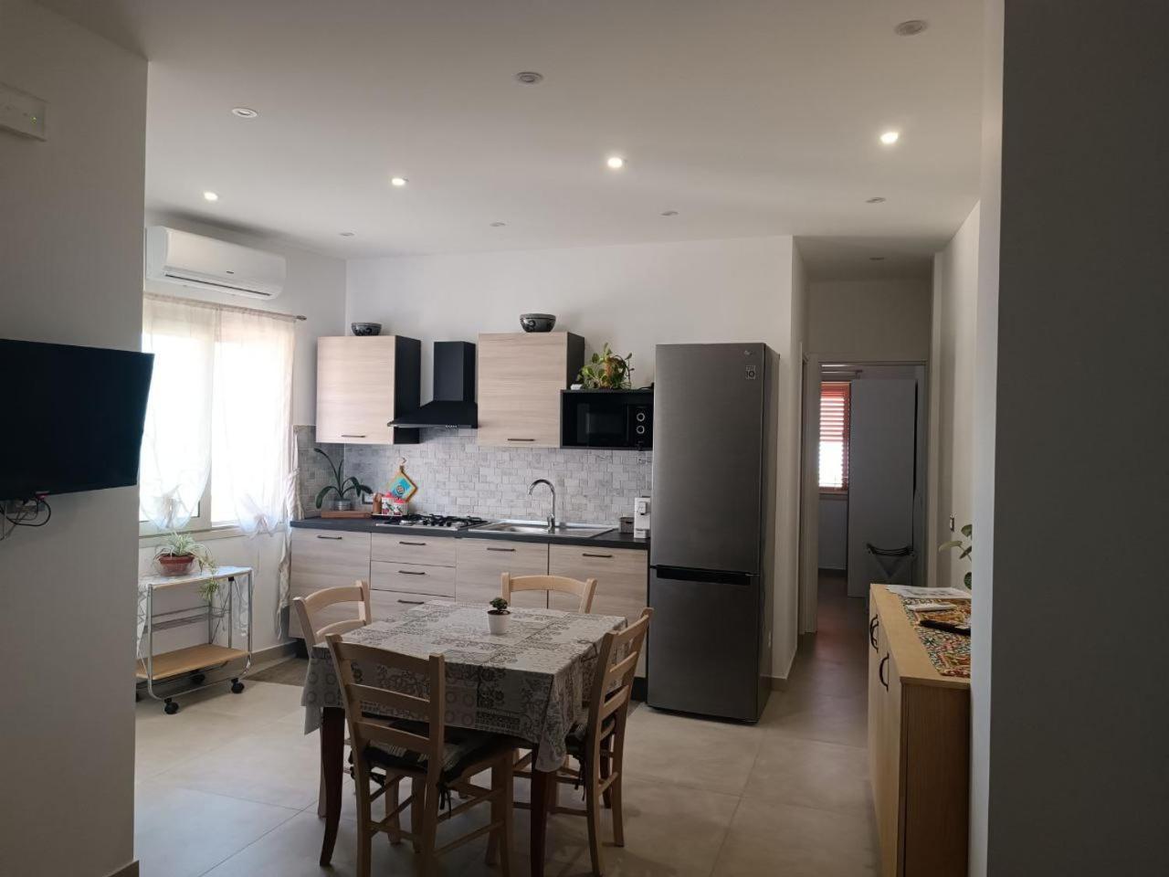 Rineddahouse Arenella - Vista Mare Panoramica A Palermo Con Parcheggio Privato 아파트 외부 사진