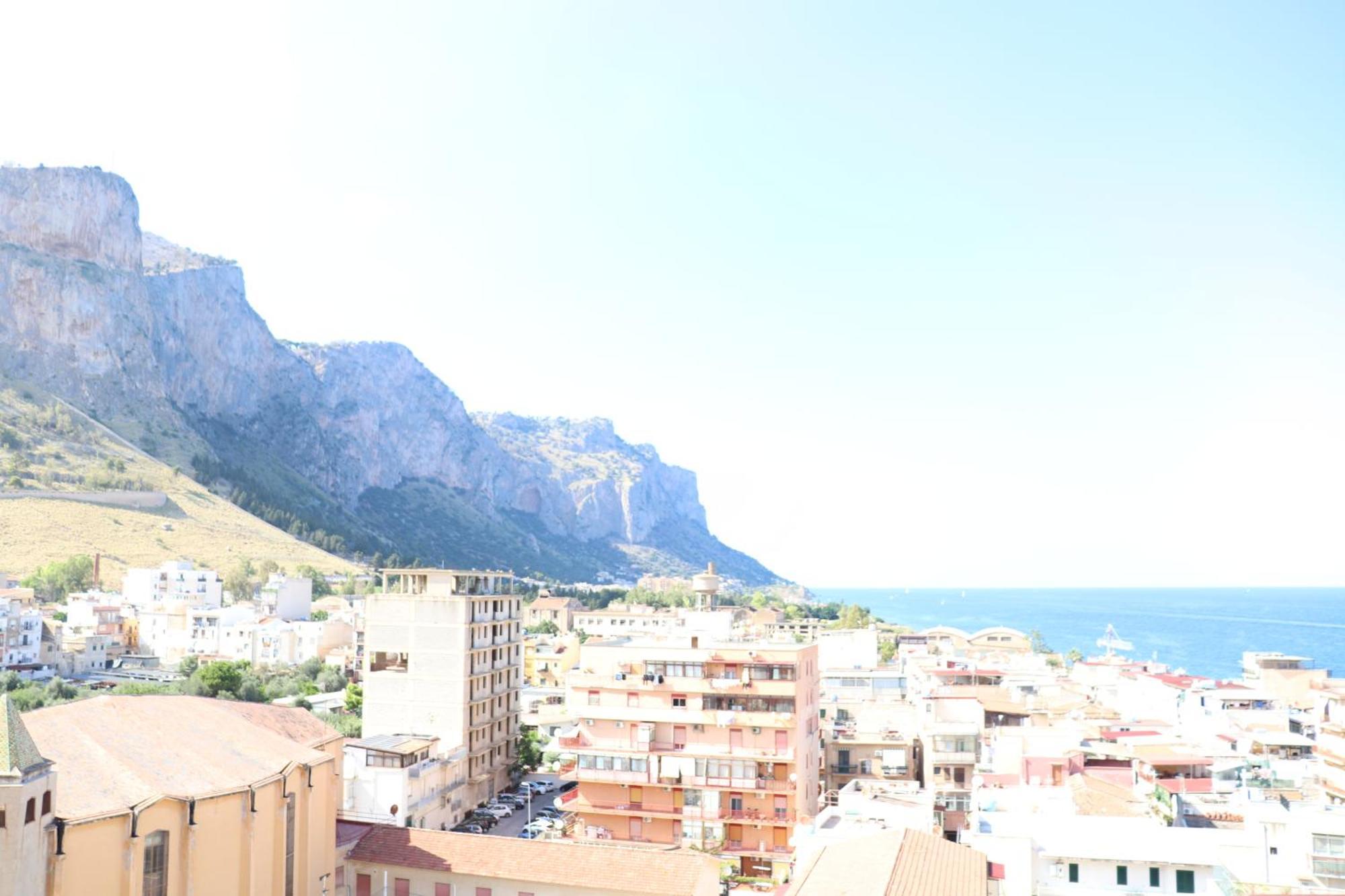 Rineddahouse Arenella - Vista Mare Panoramica A Palermo Con Parcheggio Privato 아파트 외부 사진