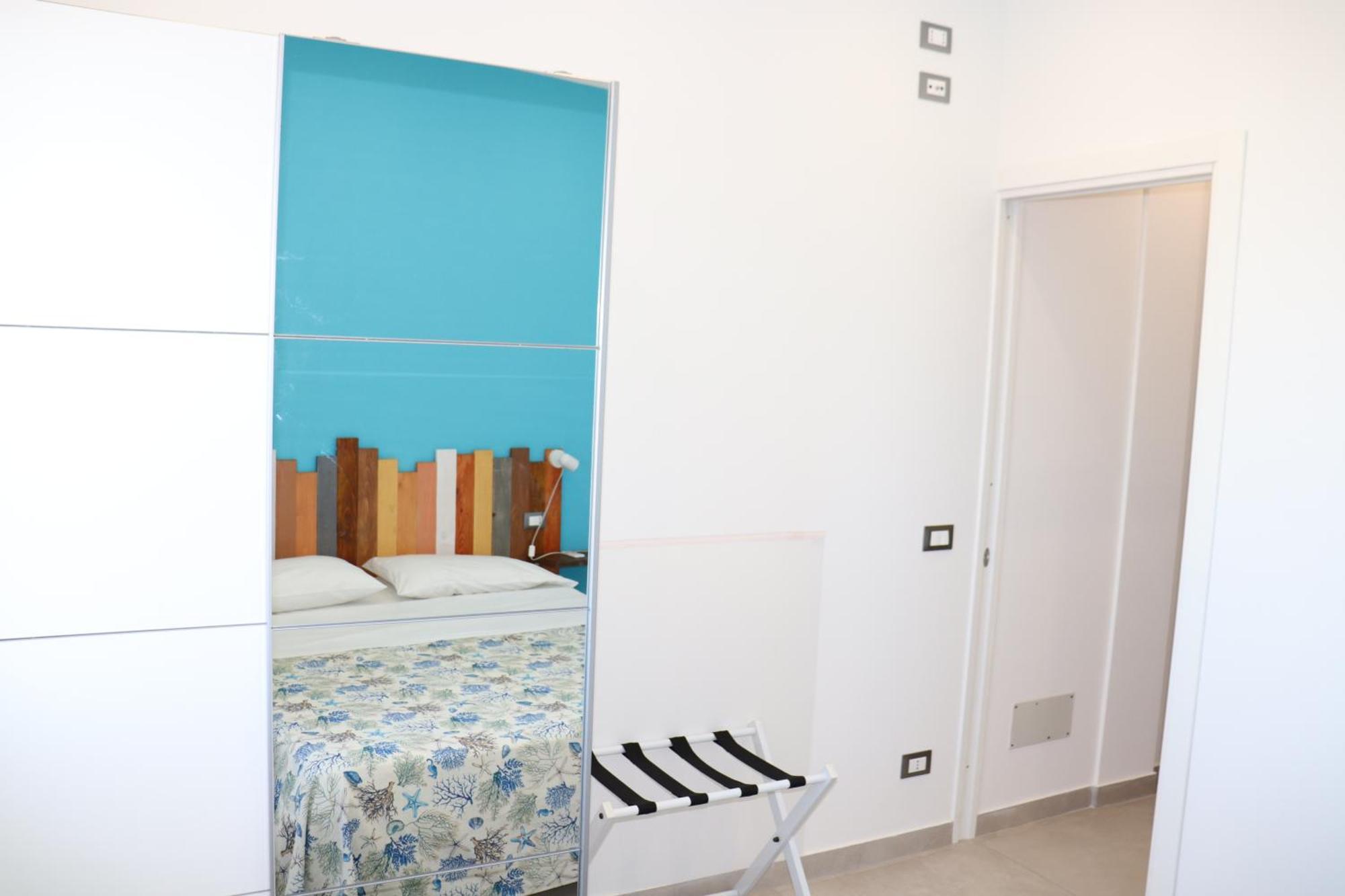Rineddahouse Arenella - Vista Mare Panoramica A Palermo Con Parcheggio Privato 아파트 외부 사진